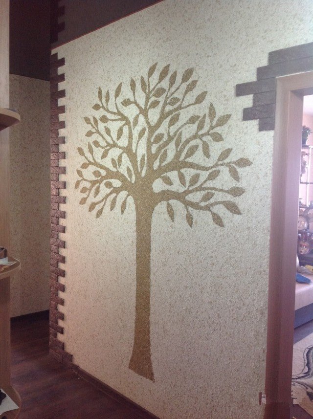 Baum an der Wand