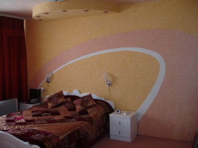 Halbkreise an der Wand im Schlafzimmer