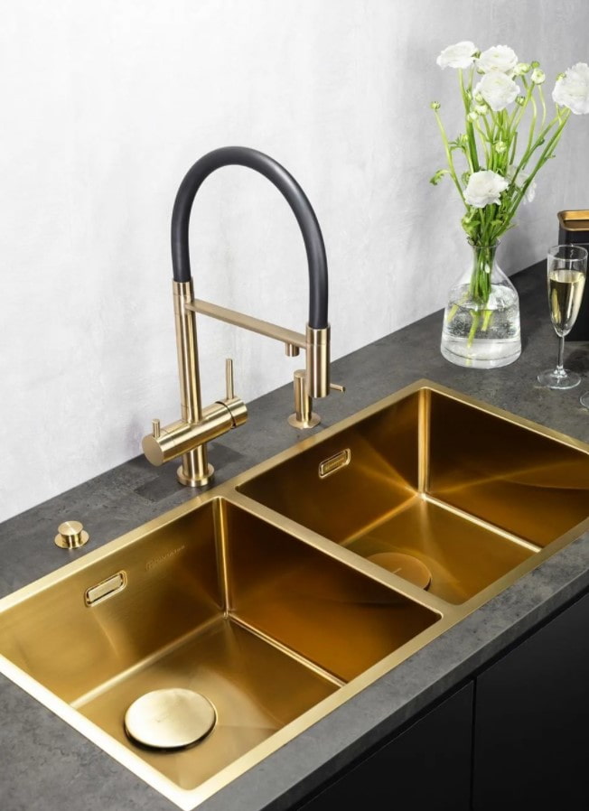 goldenes Waschbecken