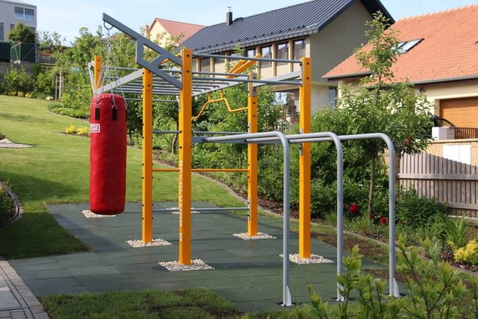Fitnessraum im Garten
